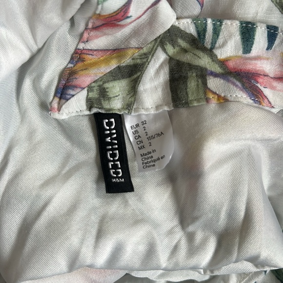 H&M Soft Ruffled Dress - Picture 4 of 4